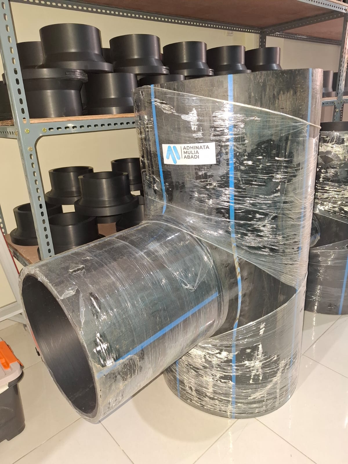 Tee reducer pull out segmented